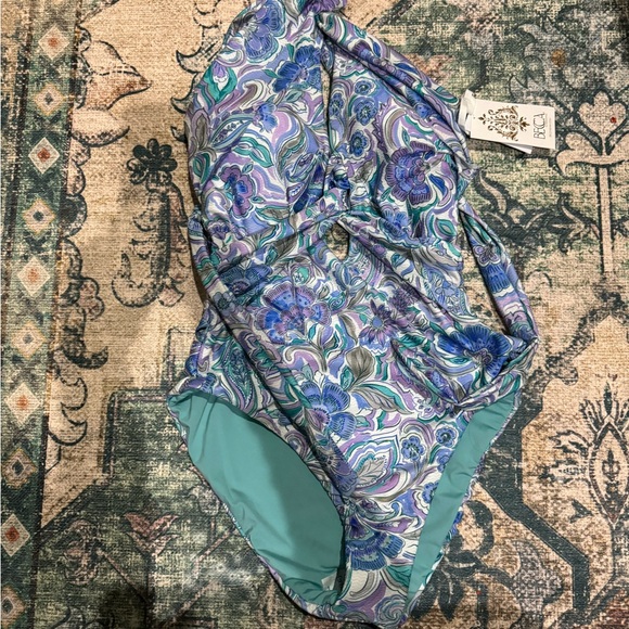 Becca Swimsuit - Picture 2 of 5